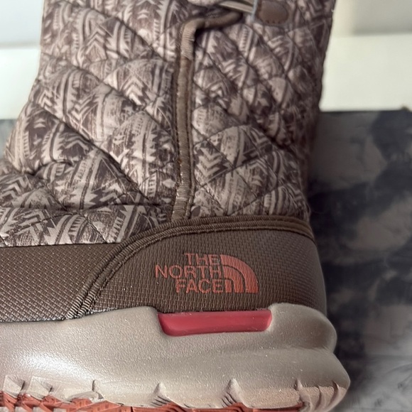 The North Face Brown Quilted Winter Boots - Picture 10 of 15